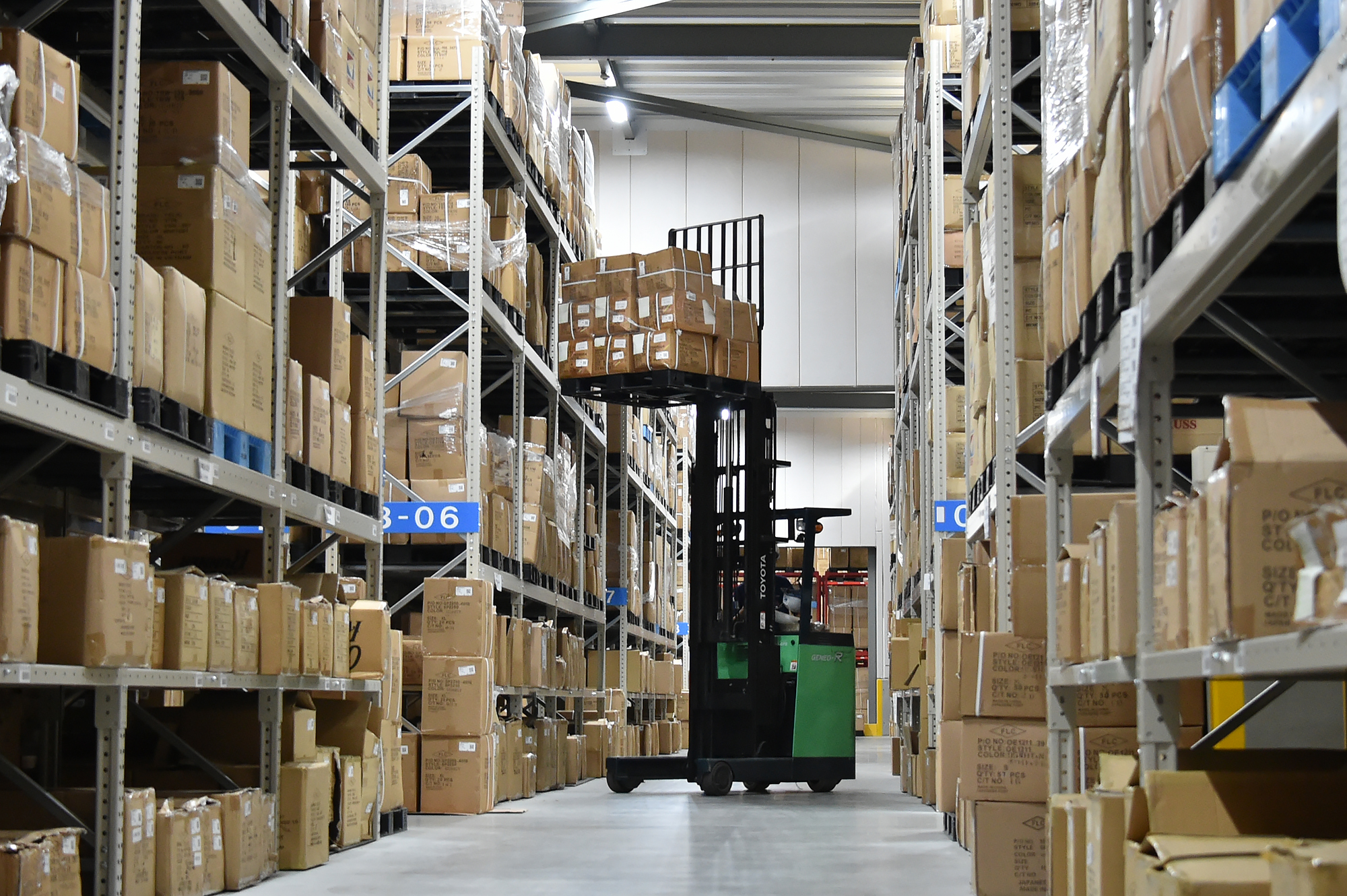 大宮営業所の正社員 管理職候補 倉庫管理業の求人情報イメージ1